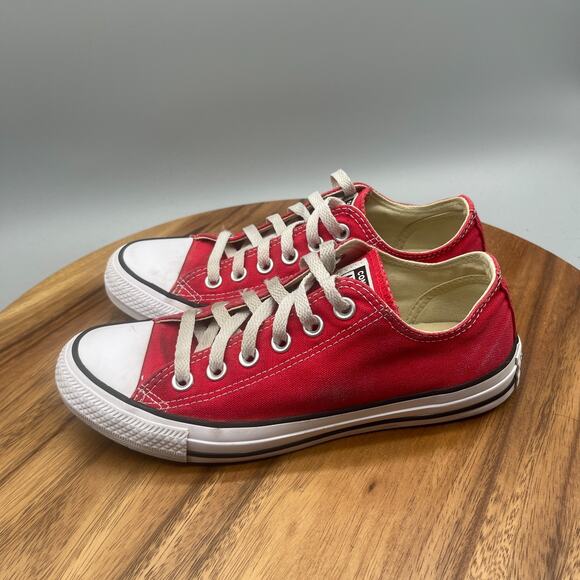 Converse All Star Chuck Low Taylor Shoes Womens Size 7 Red Skate Comfort Walking - Picture 3 of 8